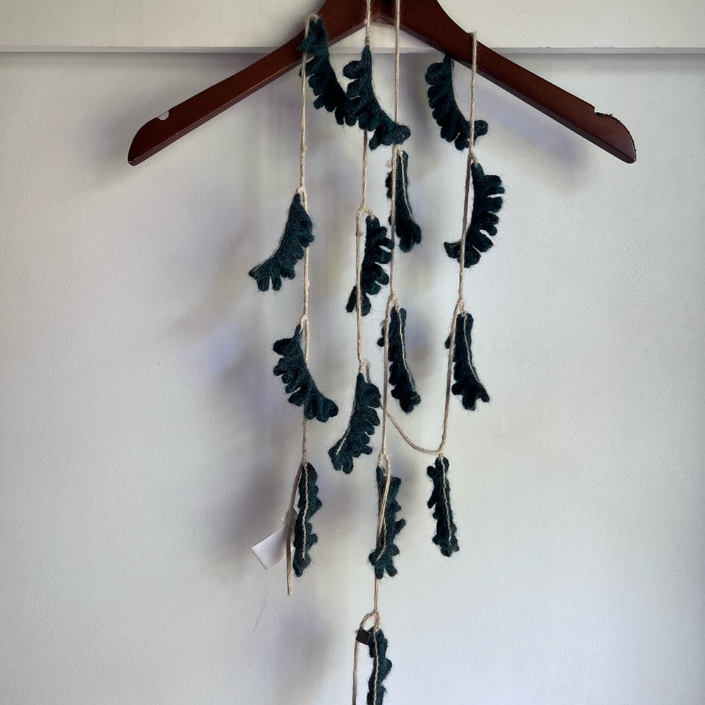 Green Leaf Garland